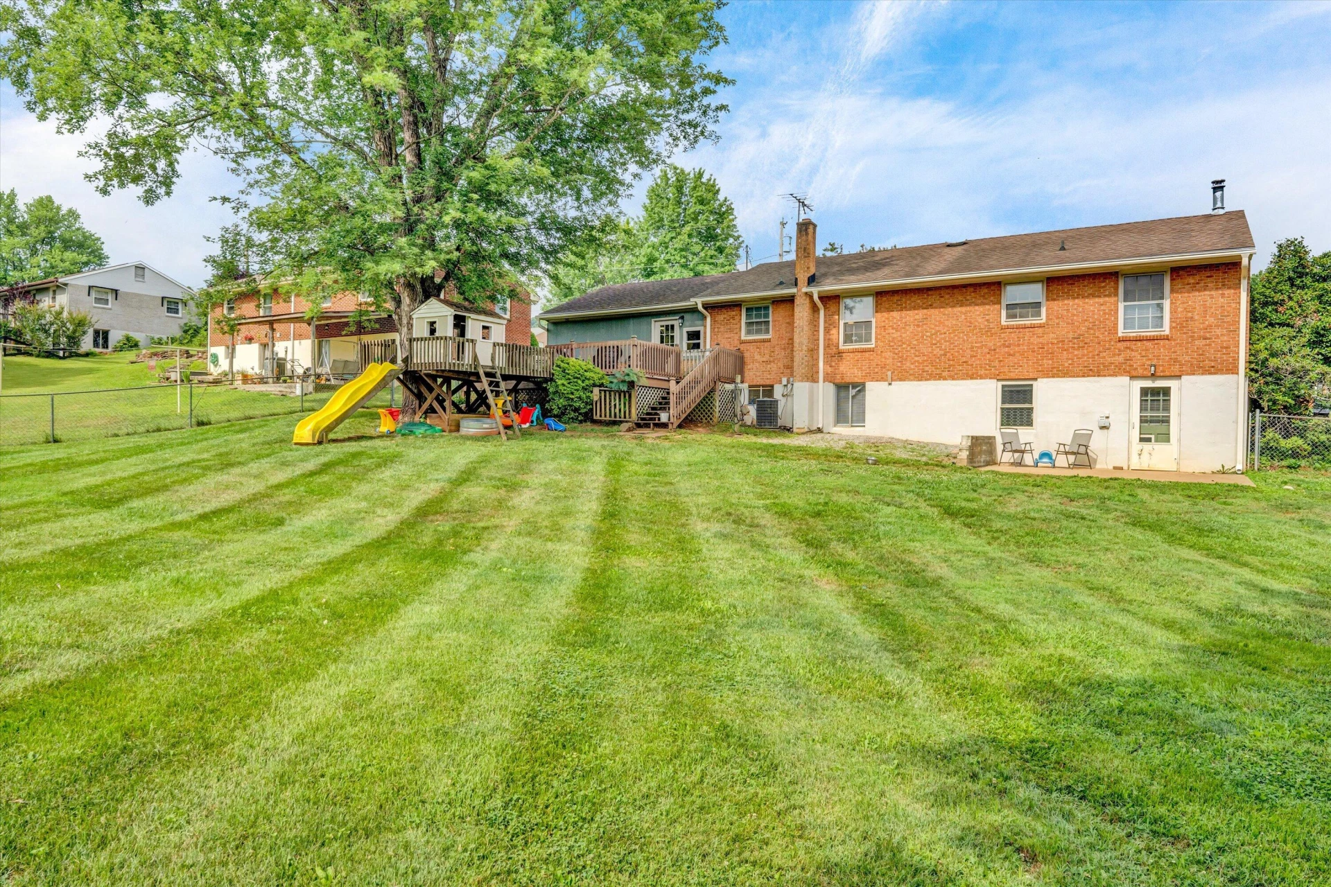 1123 Roundtree DR - Photo 38