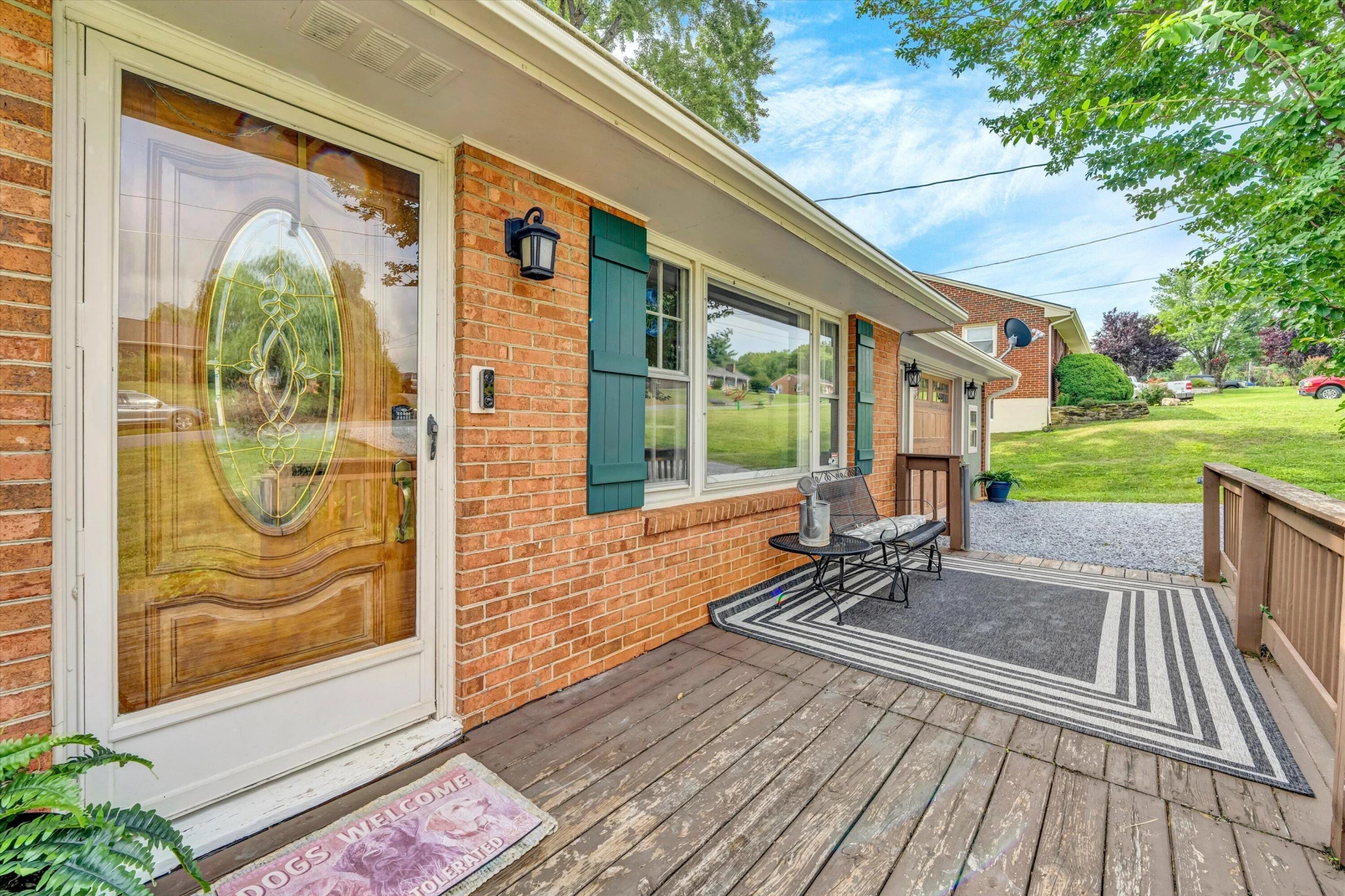 1123 Roundtree DR - Photo 4