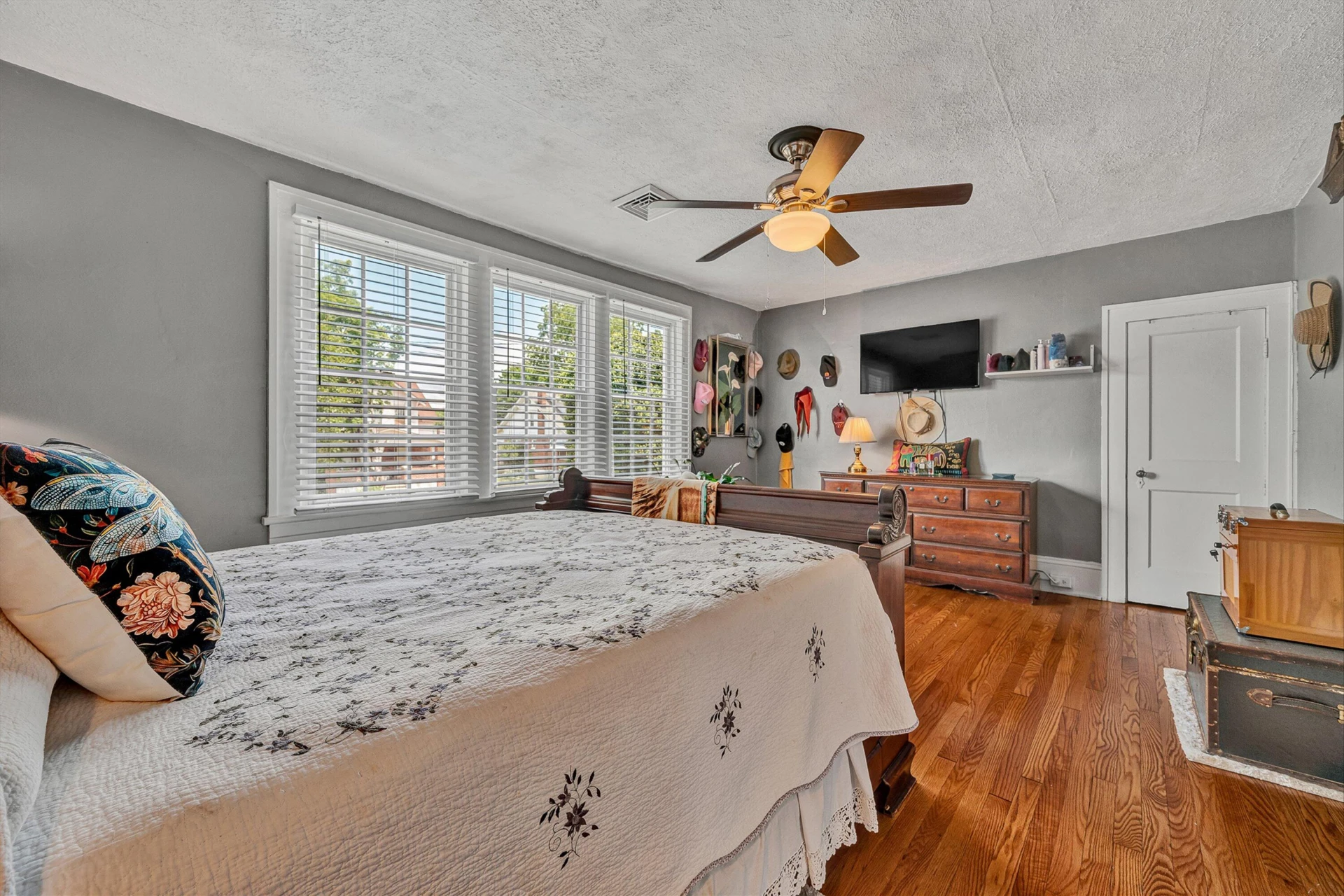 2710 Hillcrest AVE NW - Photo 18