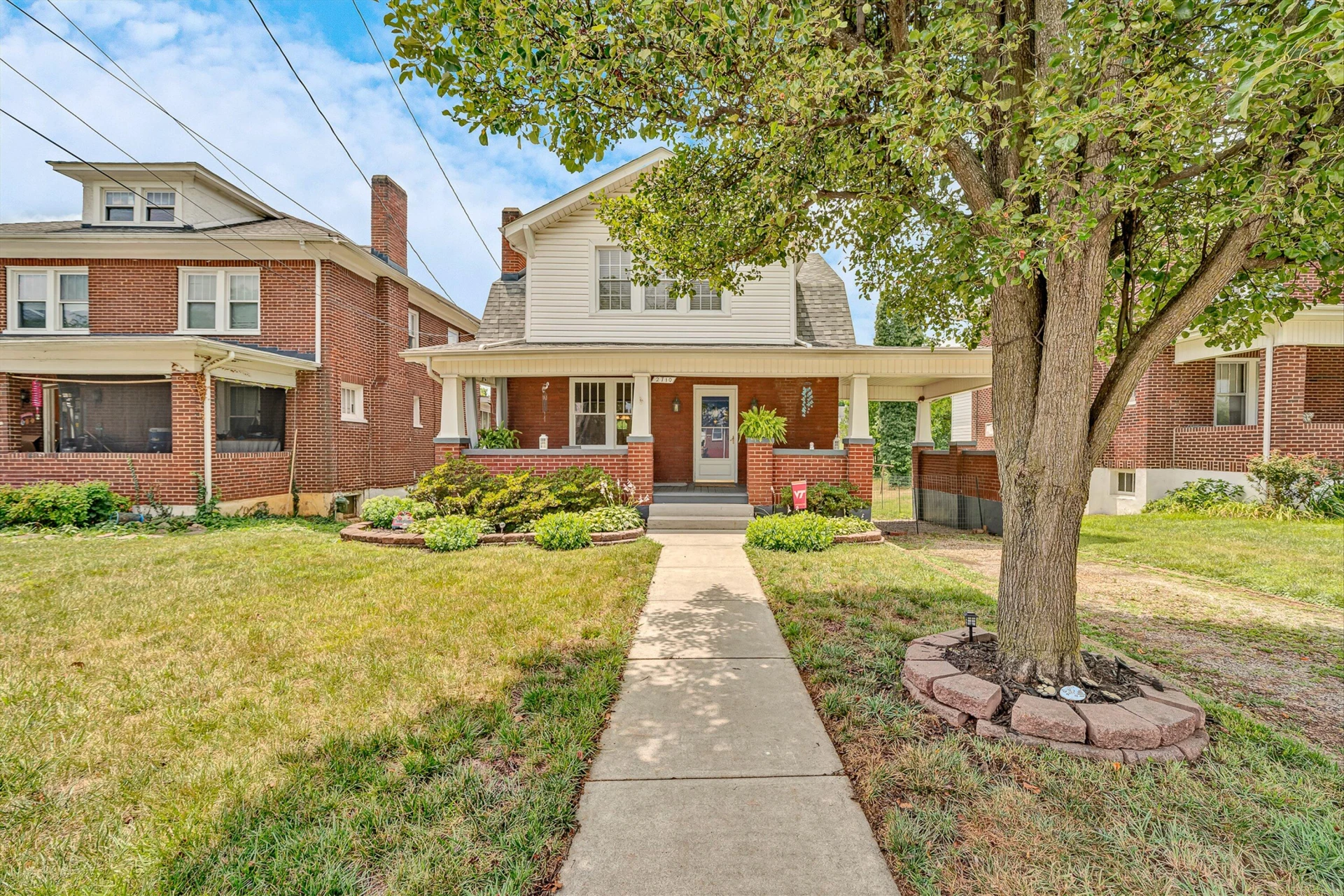 2710 Hillcrest AVE NW - Photo 2
