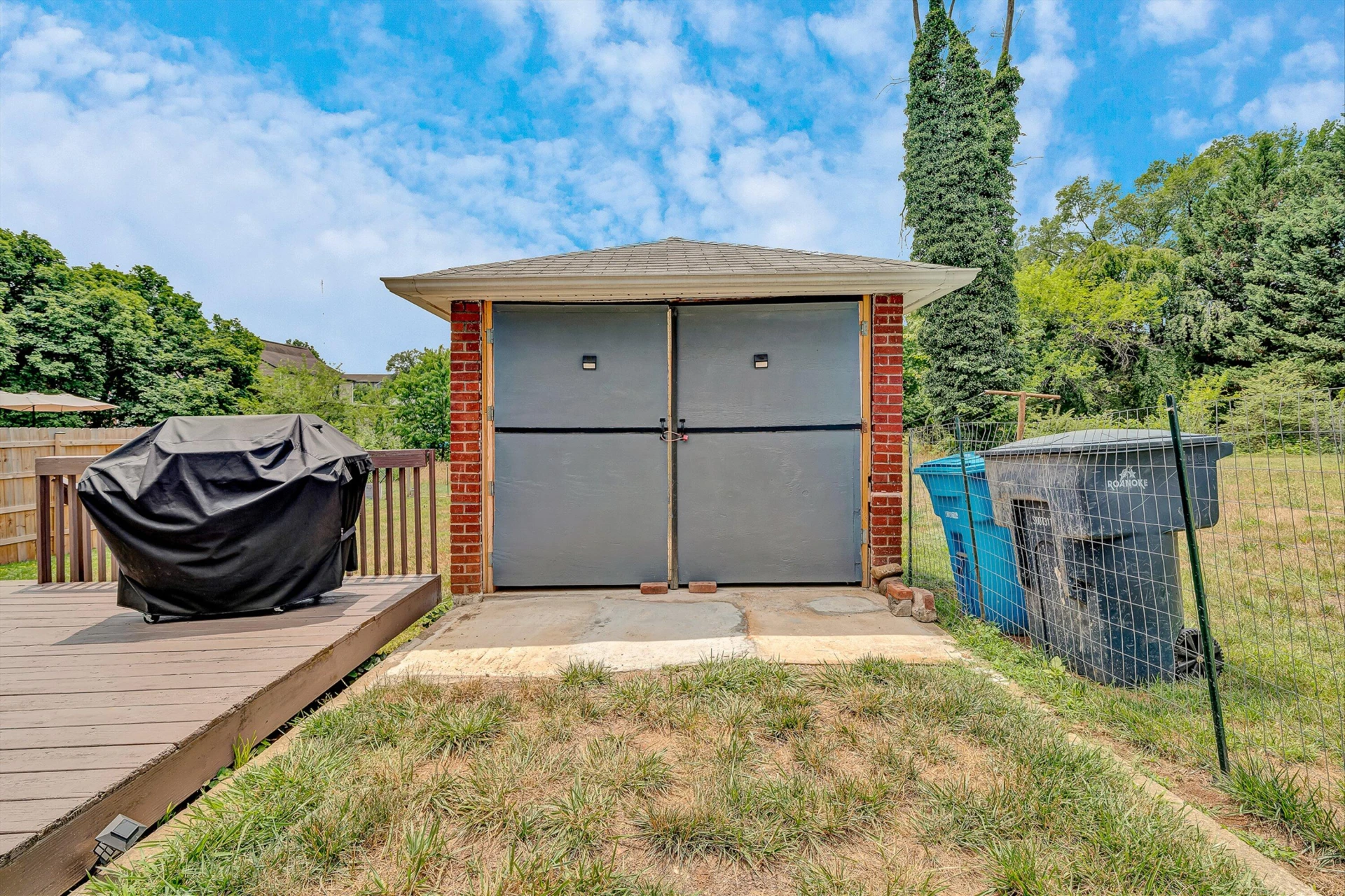 2710 Hillcrest AVE NW - Photo 31