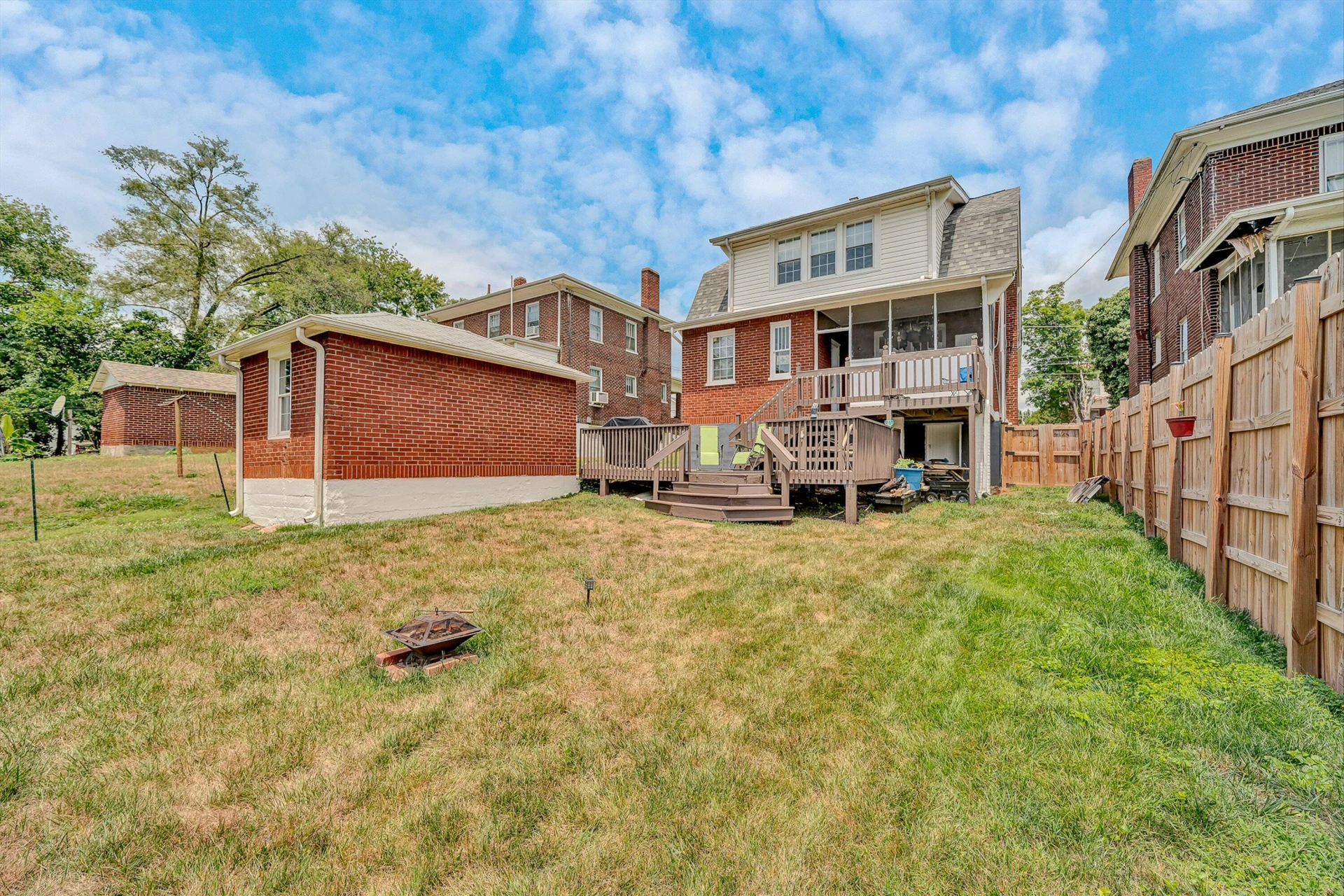 2710 Hillcrest AVE NW - Photo 34