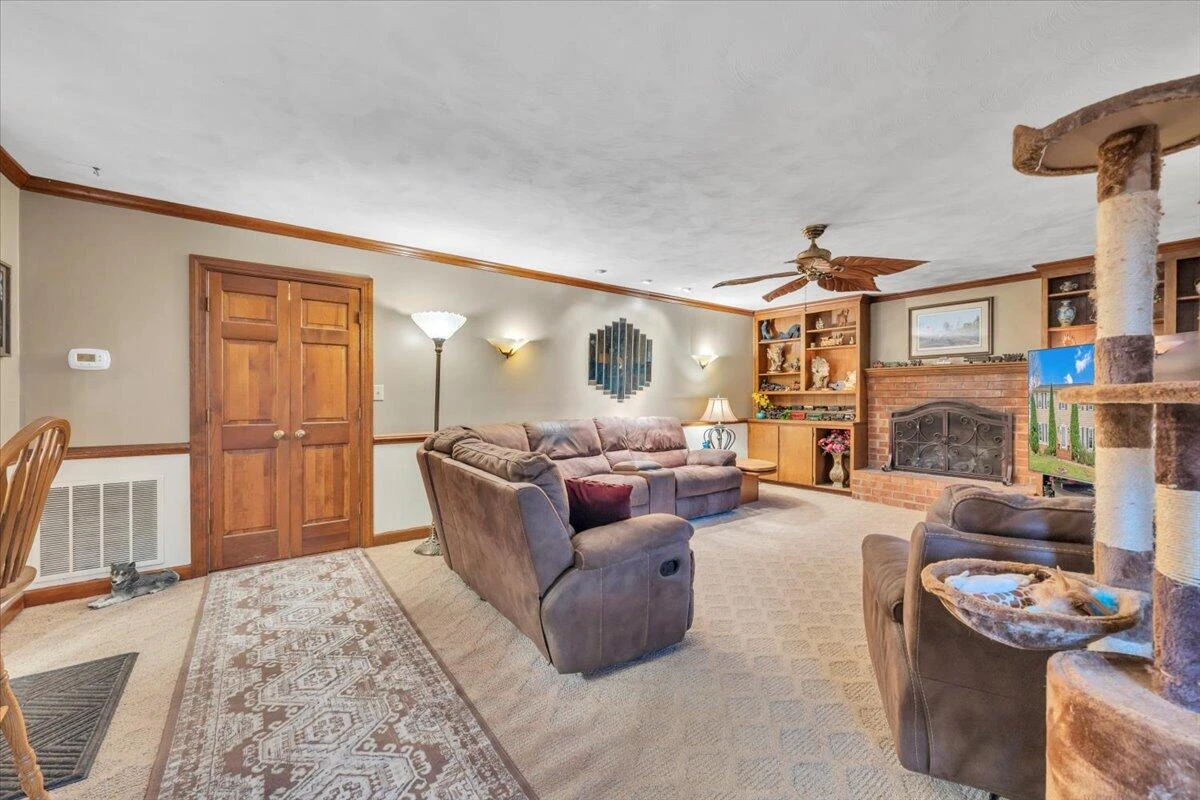 3336 Clara AVE SW - Photo 3
