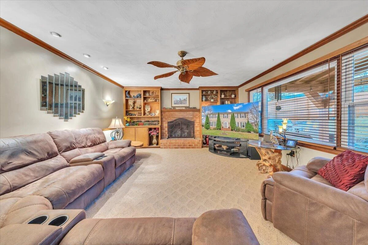 3336 Clara AVE SW - Photo 4