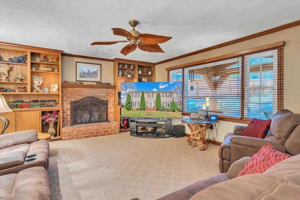 3336 Clara AVE SW - Photo 5