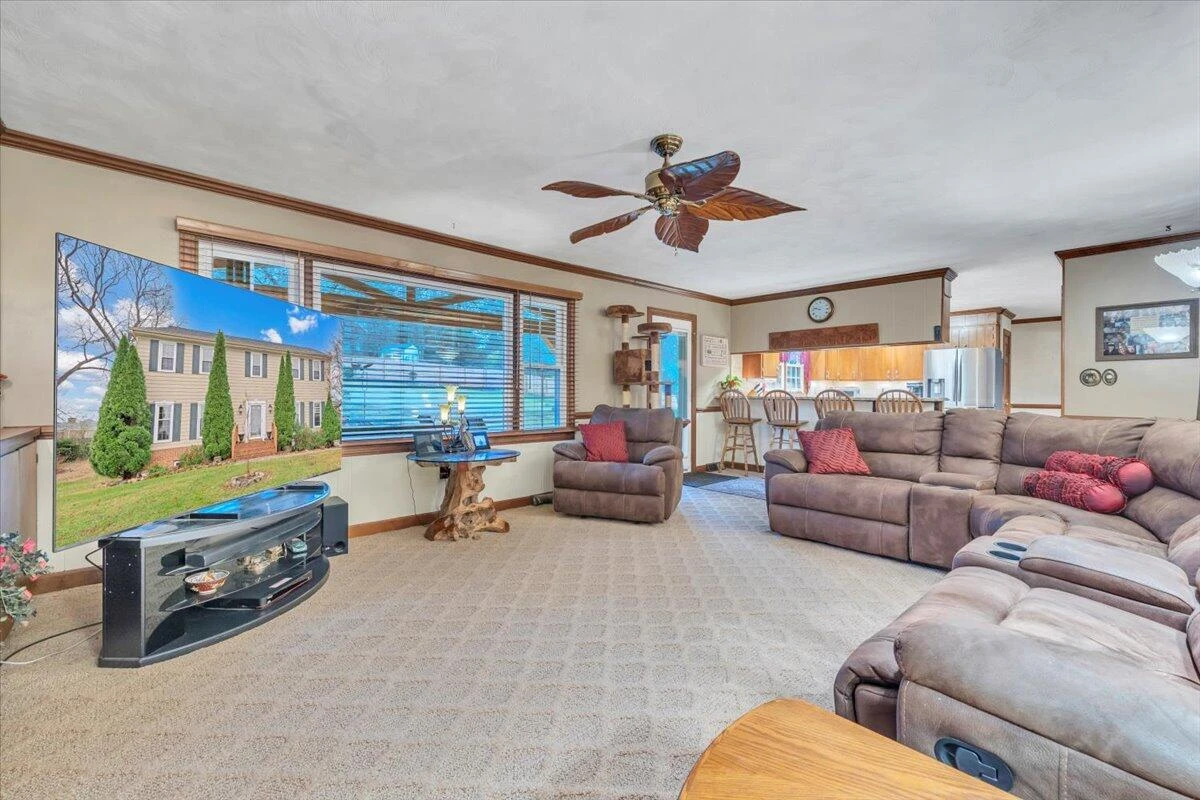 3336 Clara AVE SW - Photo 8