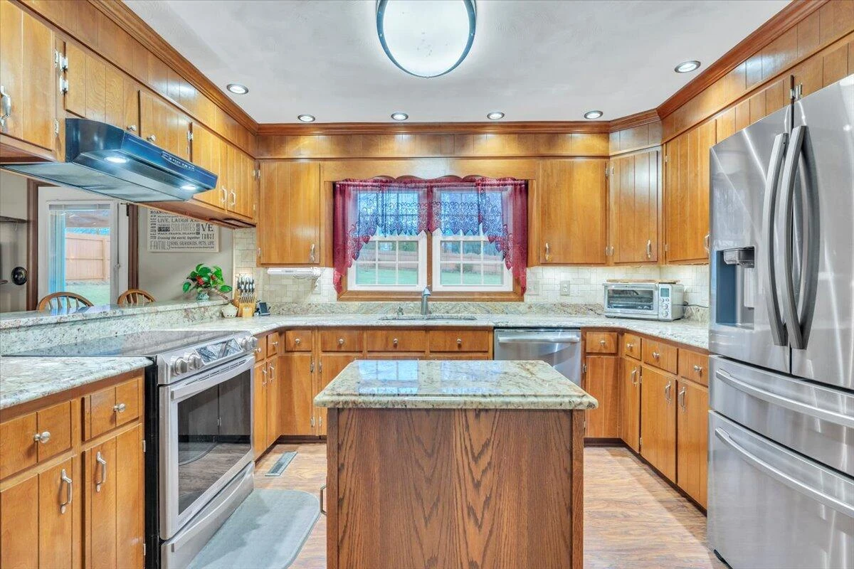 3336 Clara AVE SW - Photo 11