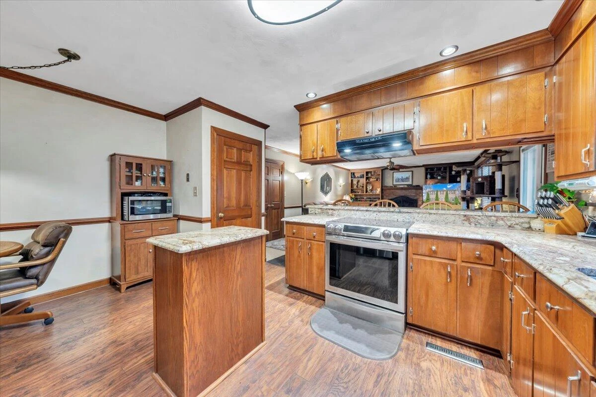 3336 Clara AVE SW - Photo 16