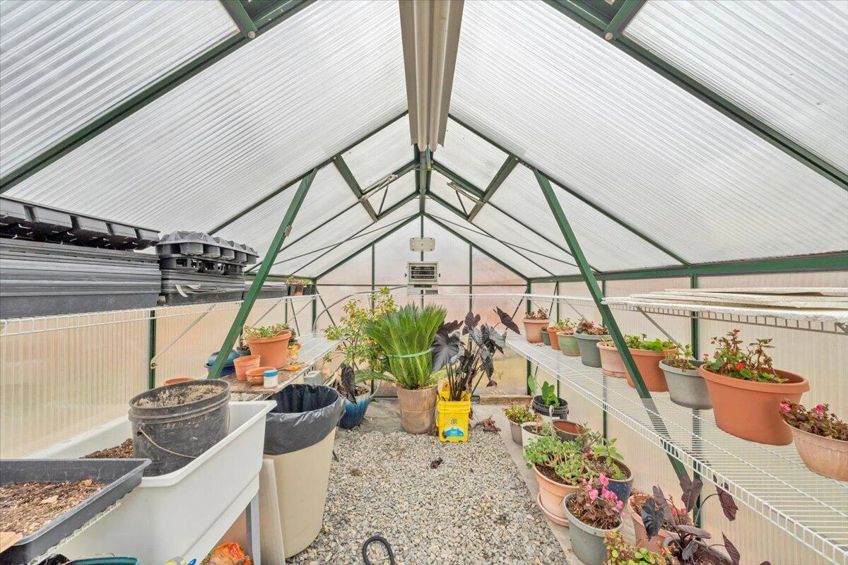 3336 Clara AVE SW - Photo 59