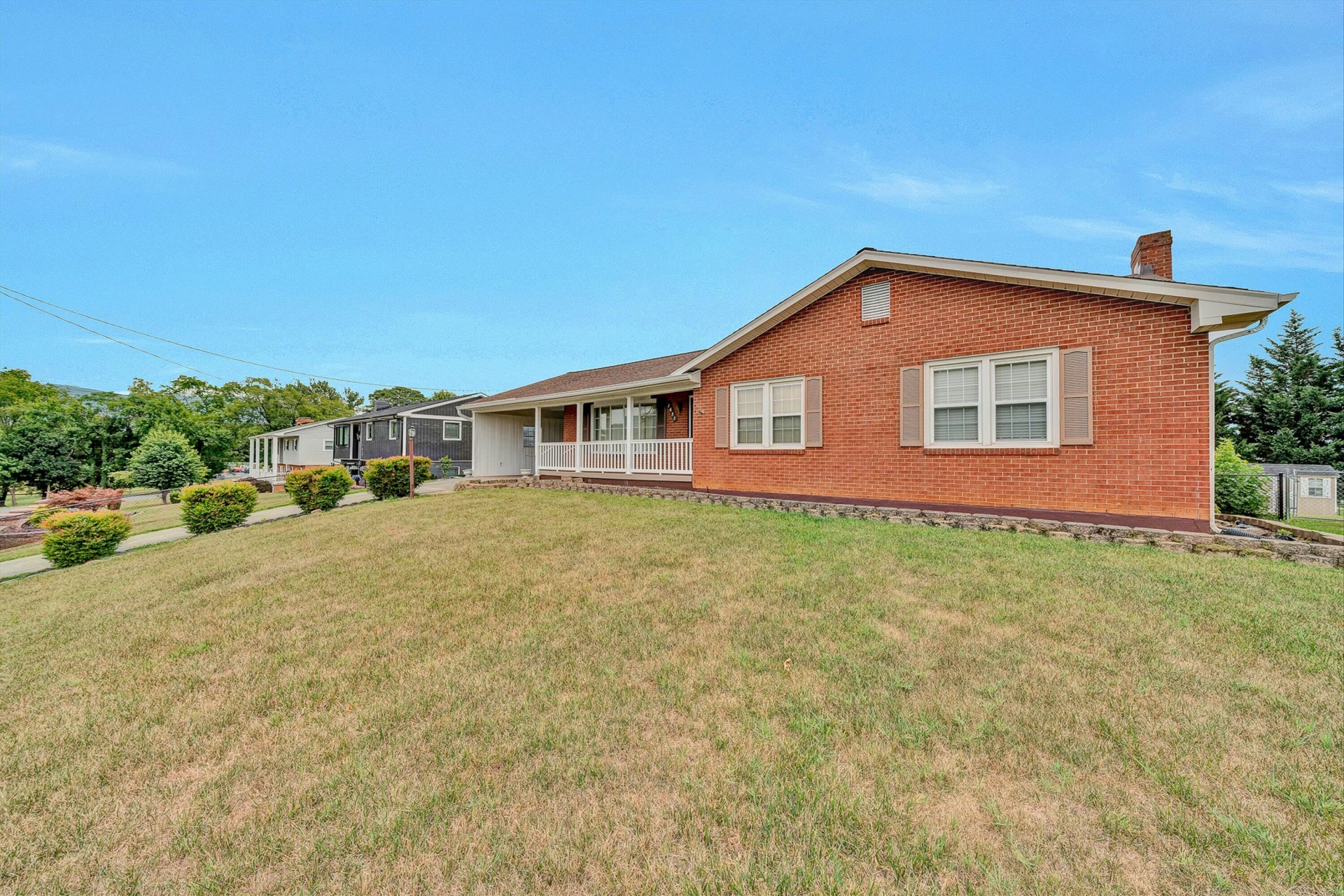 7633 Deer Branch RD - Photo 3