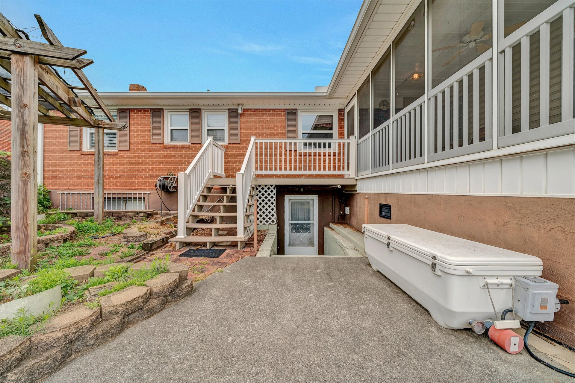 7633 Deer Branch RD - Photo 37