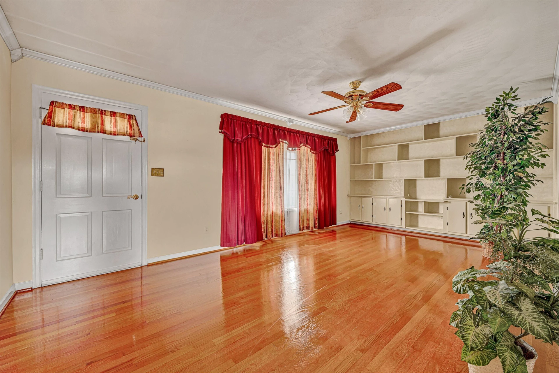 7633 Deer Branch RD - Photo 4