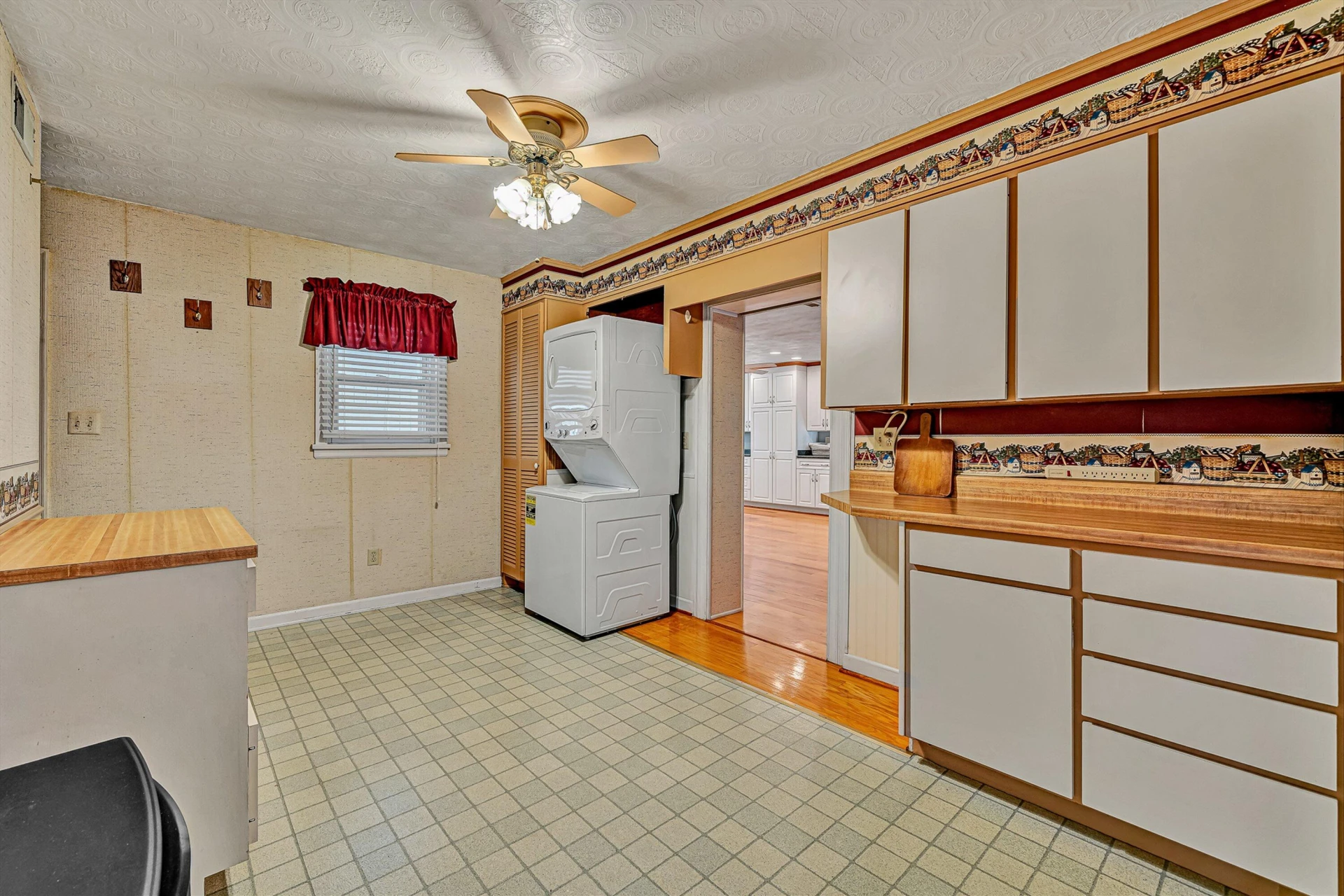 7633 Deer Branch RD - Photo 8