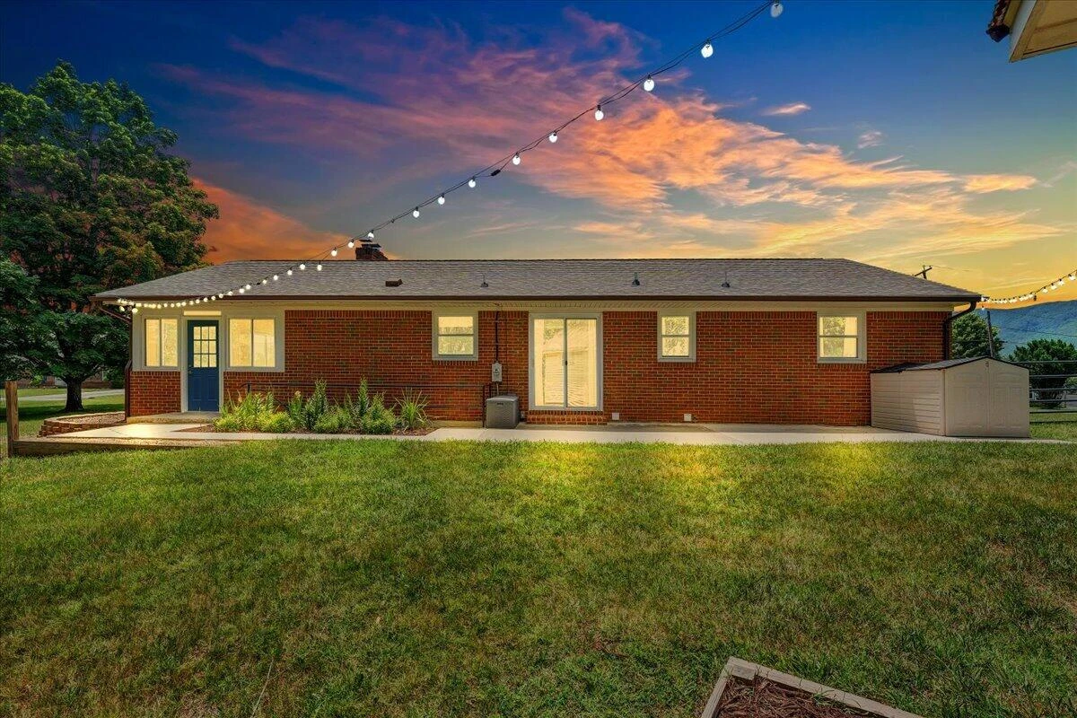 2026 Mayfield DR - Photo 2
