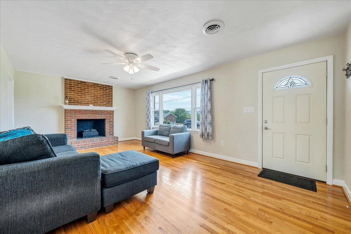 2026 Mayfield DR - Photo 8