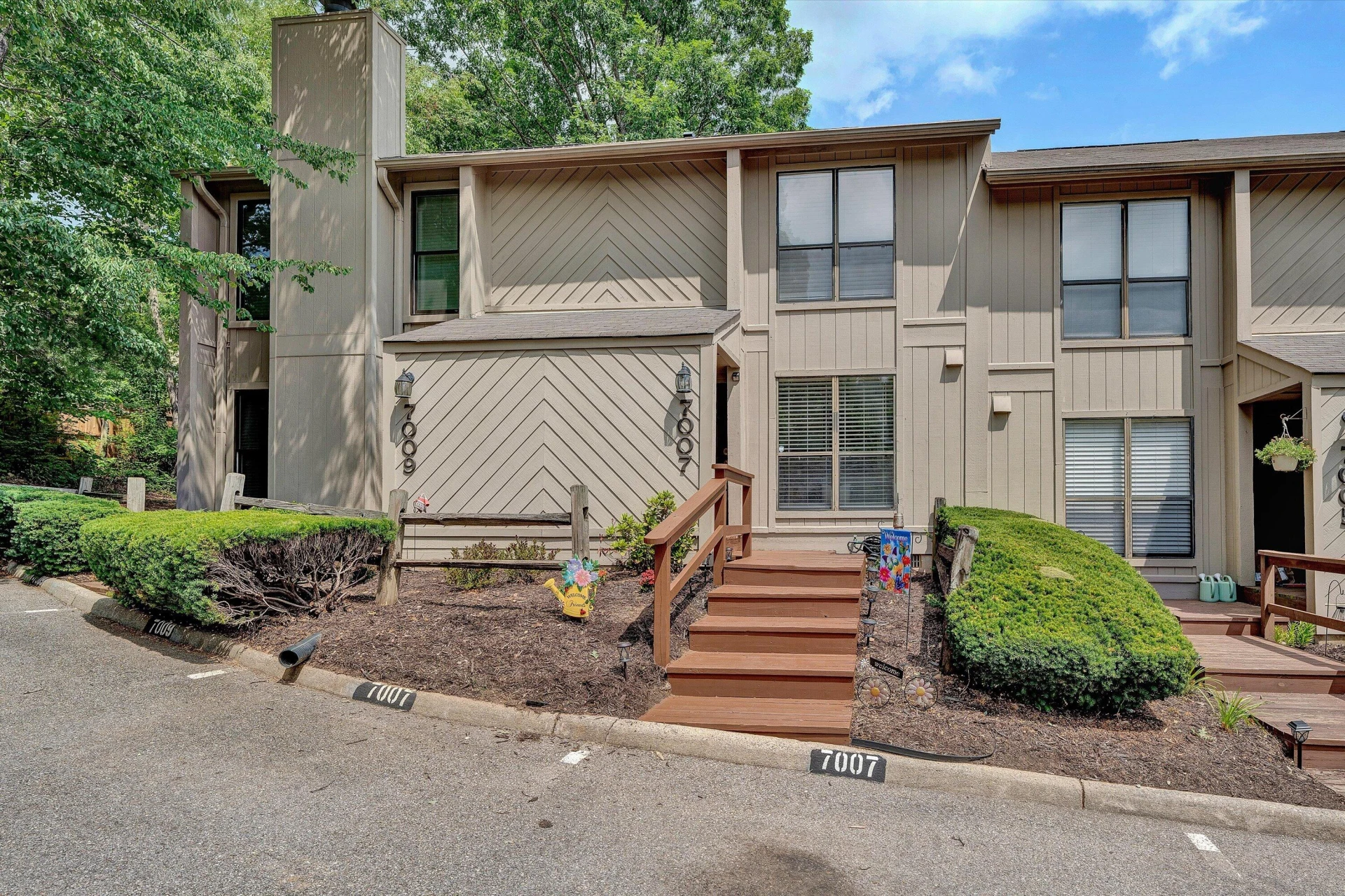 7007 Pine CT SW - Photo 2