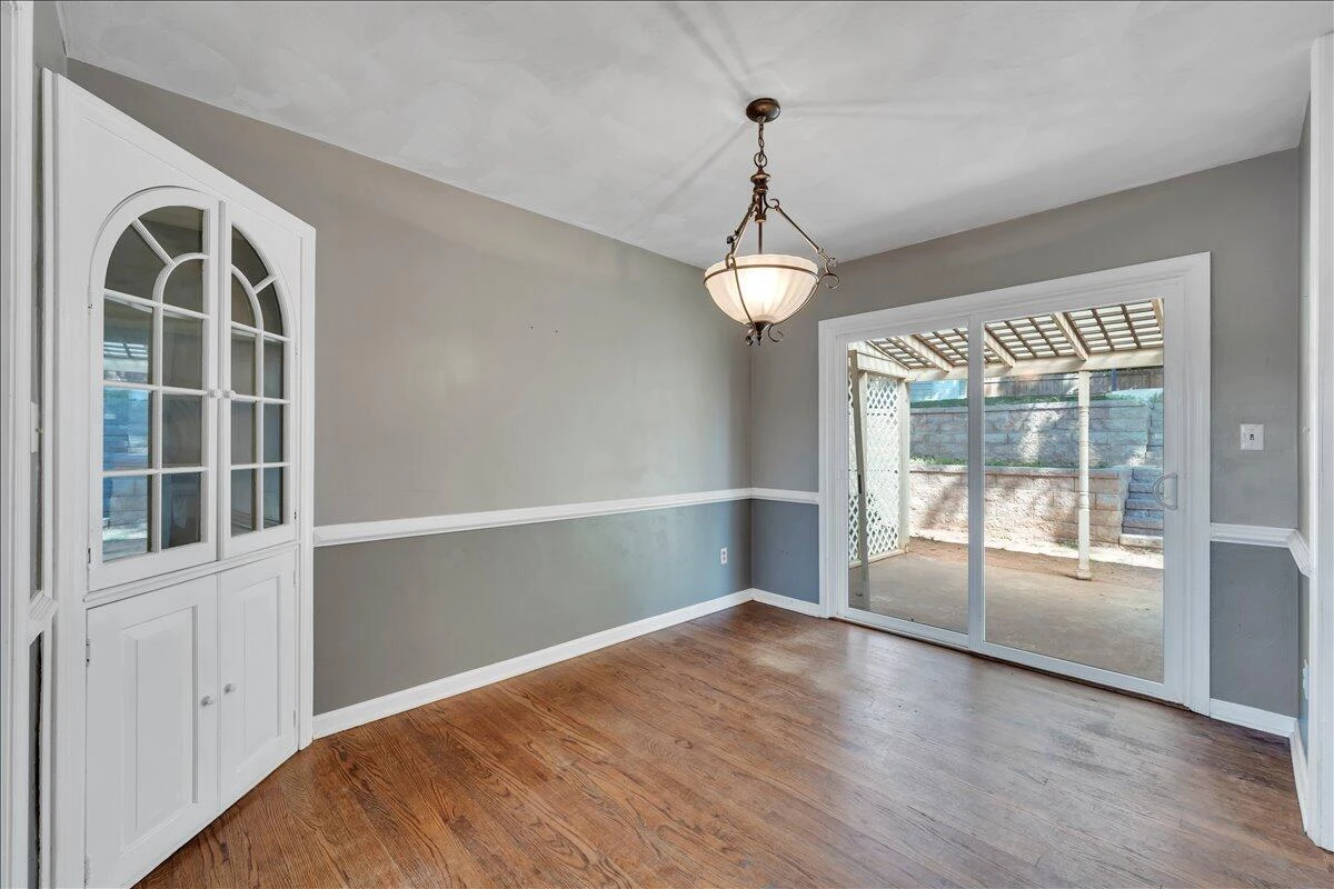 866 Peyton ST - Photo 8