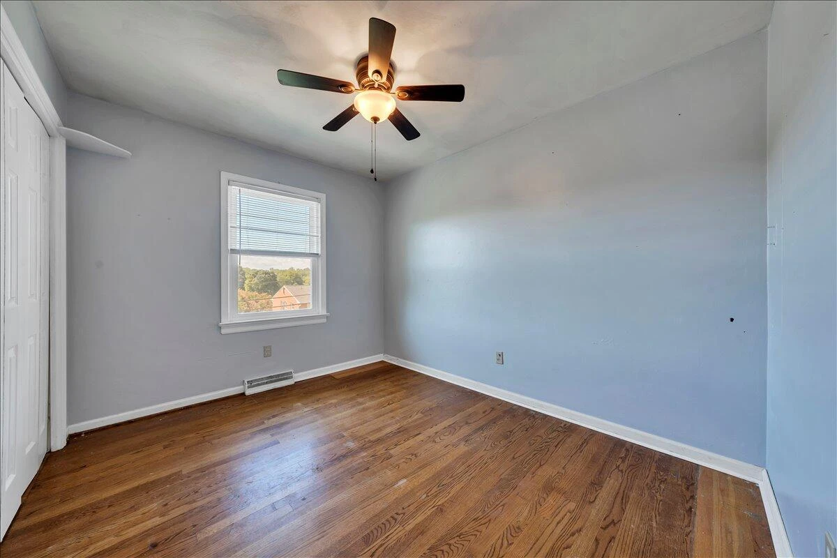 866 Peyton ST - Photo 11
