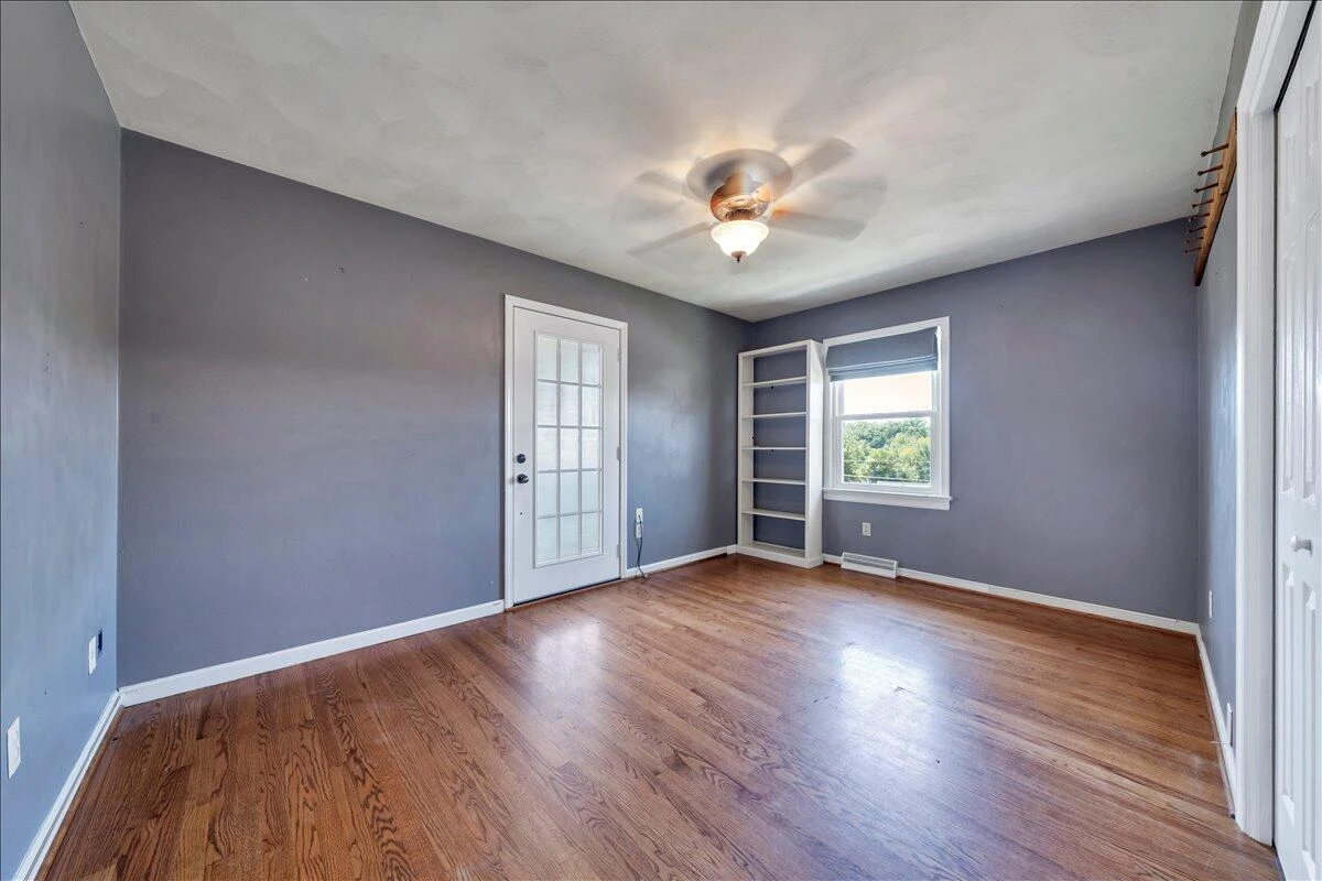 866 Peyton ST - Photo 12