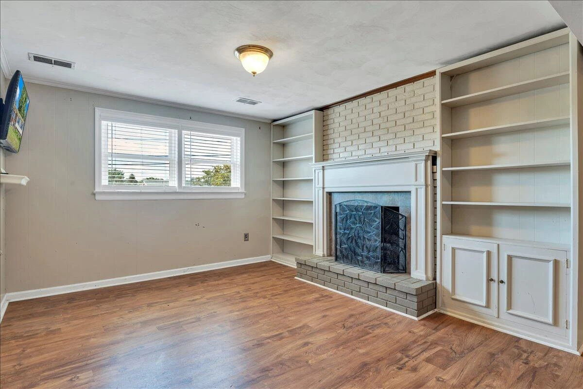 866 Peyton ST - Photo 21