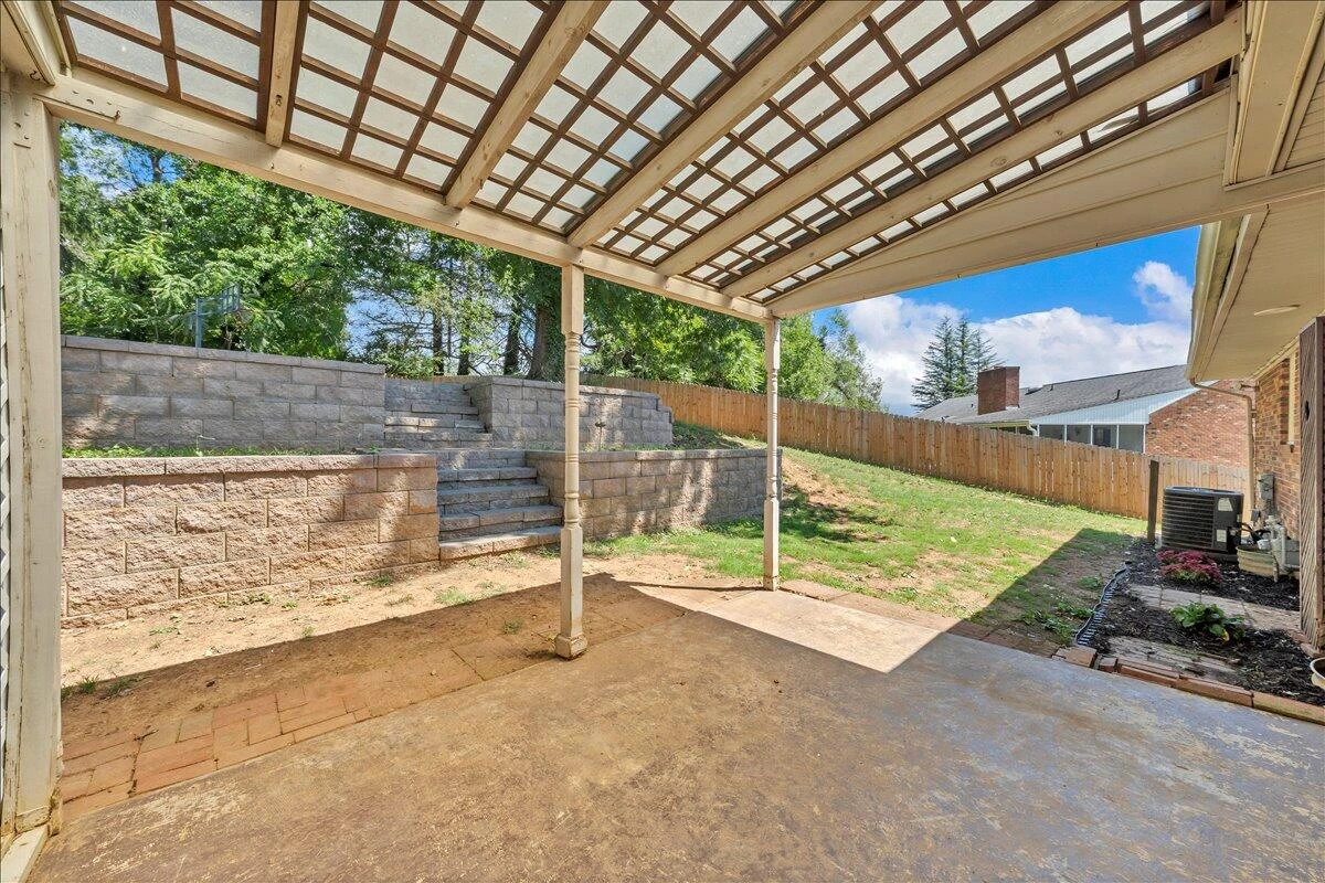866 Peyton ST - Photo 32
