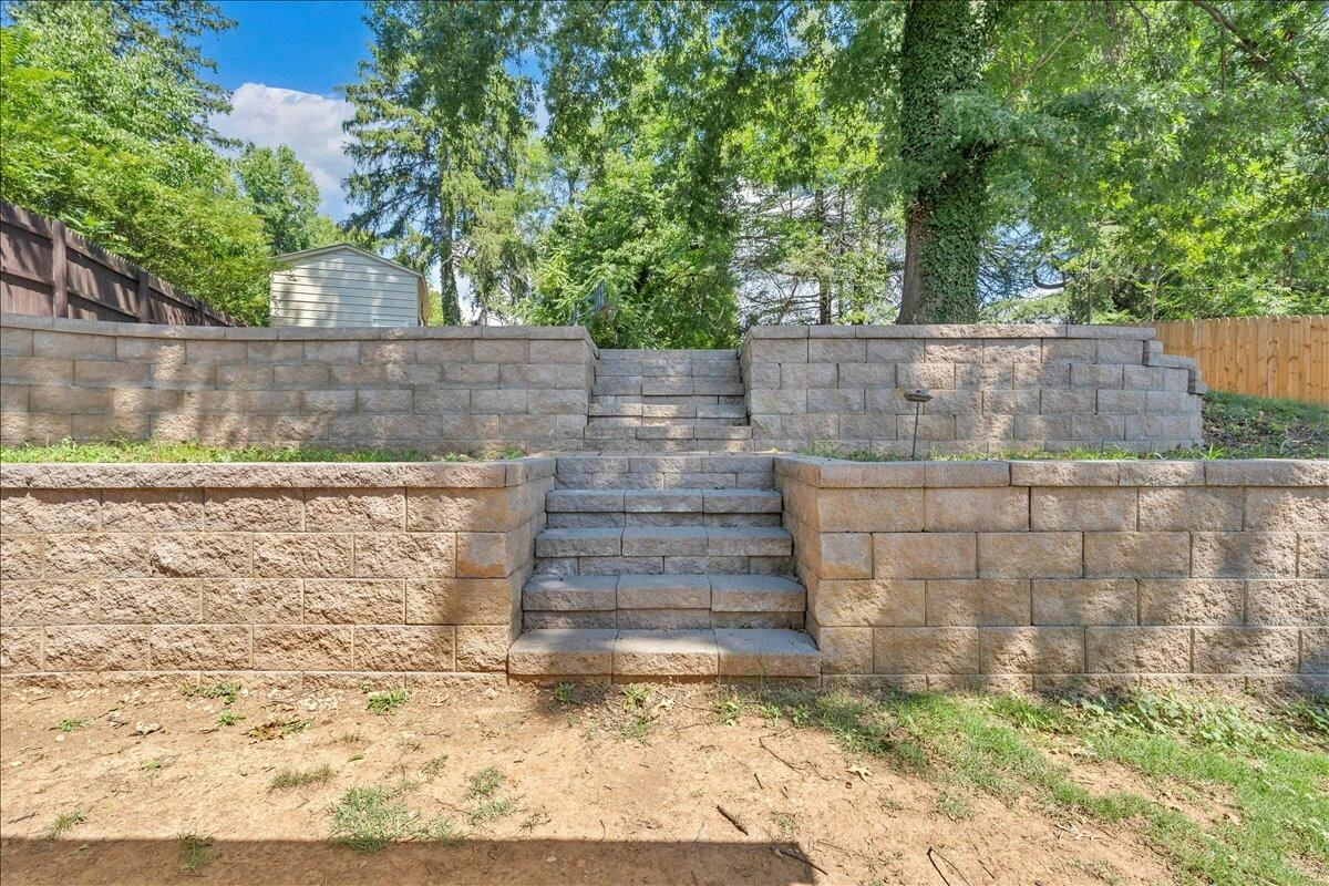 866 Peyton ST - Photo 33
