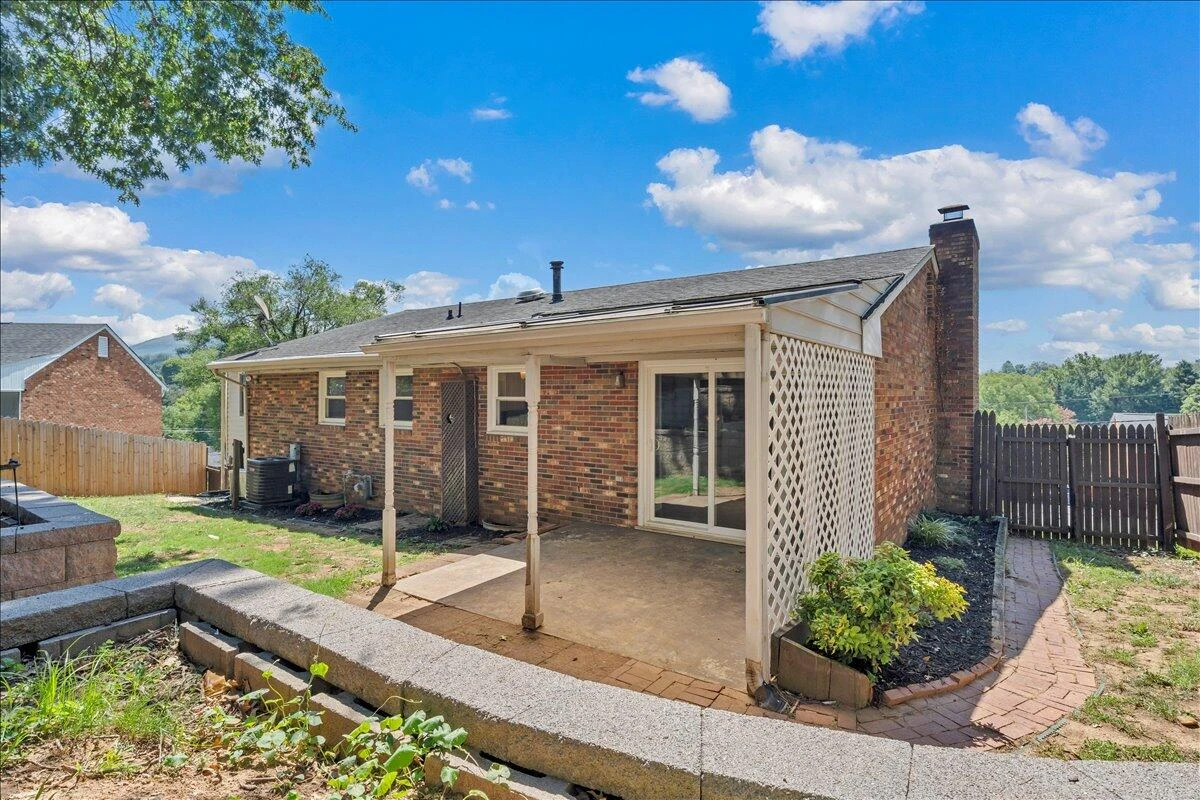 866 Peyton ST - Photo 36