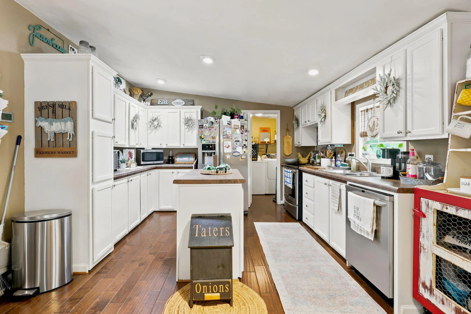 307 Meadow Creek DR - Photo 8