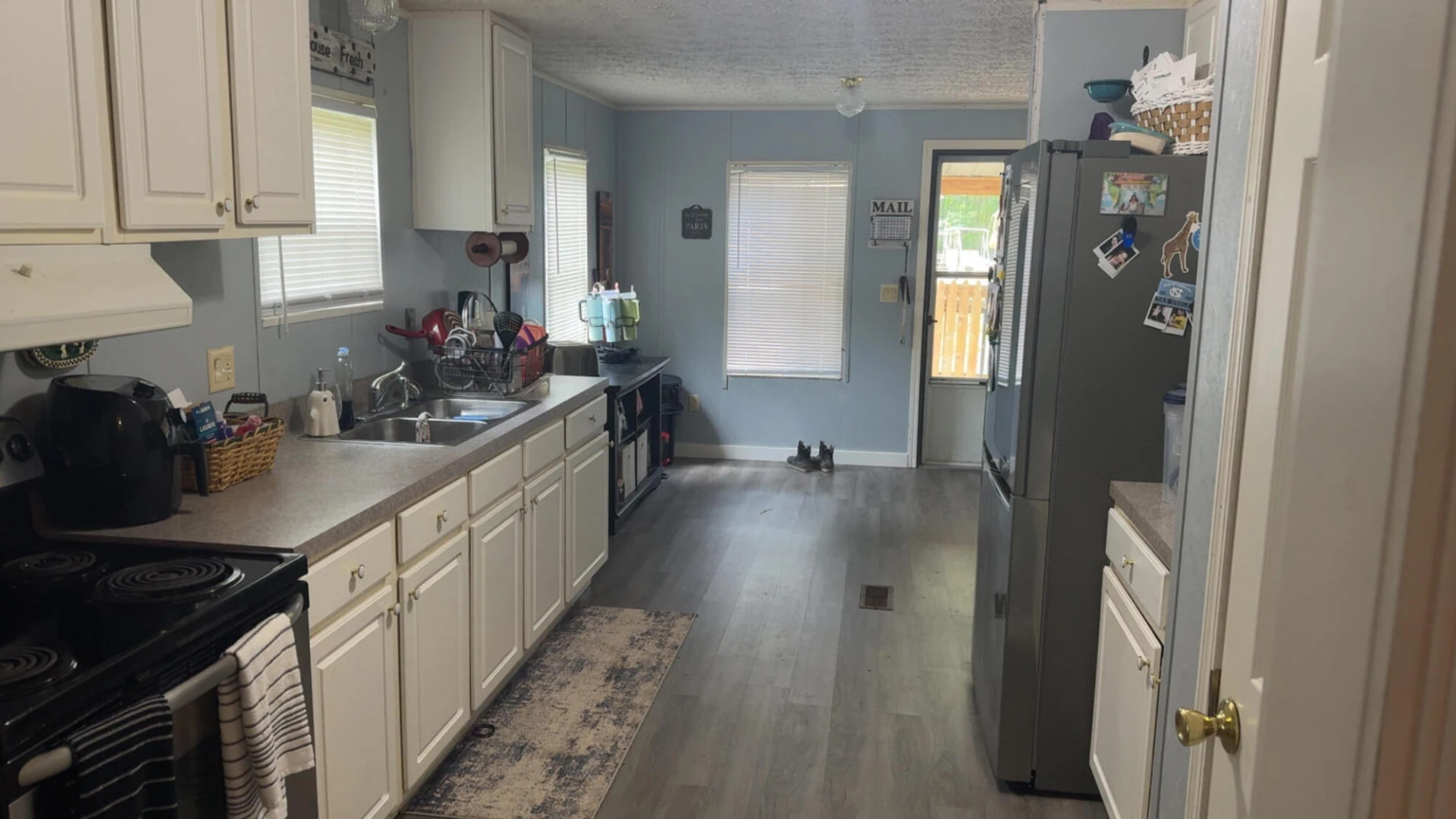 1140 Hayward DR - Photo 10