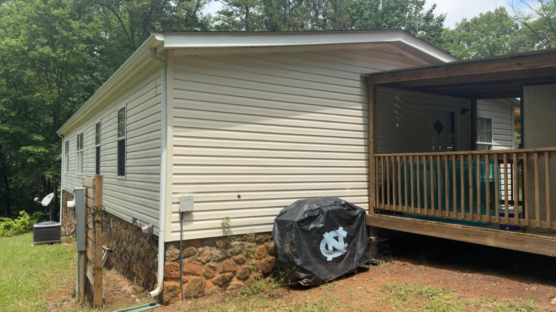 1140 Hayward DR - Photo 3