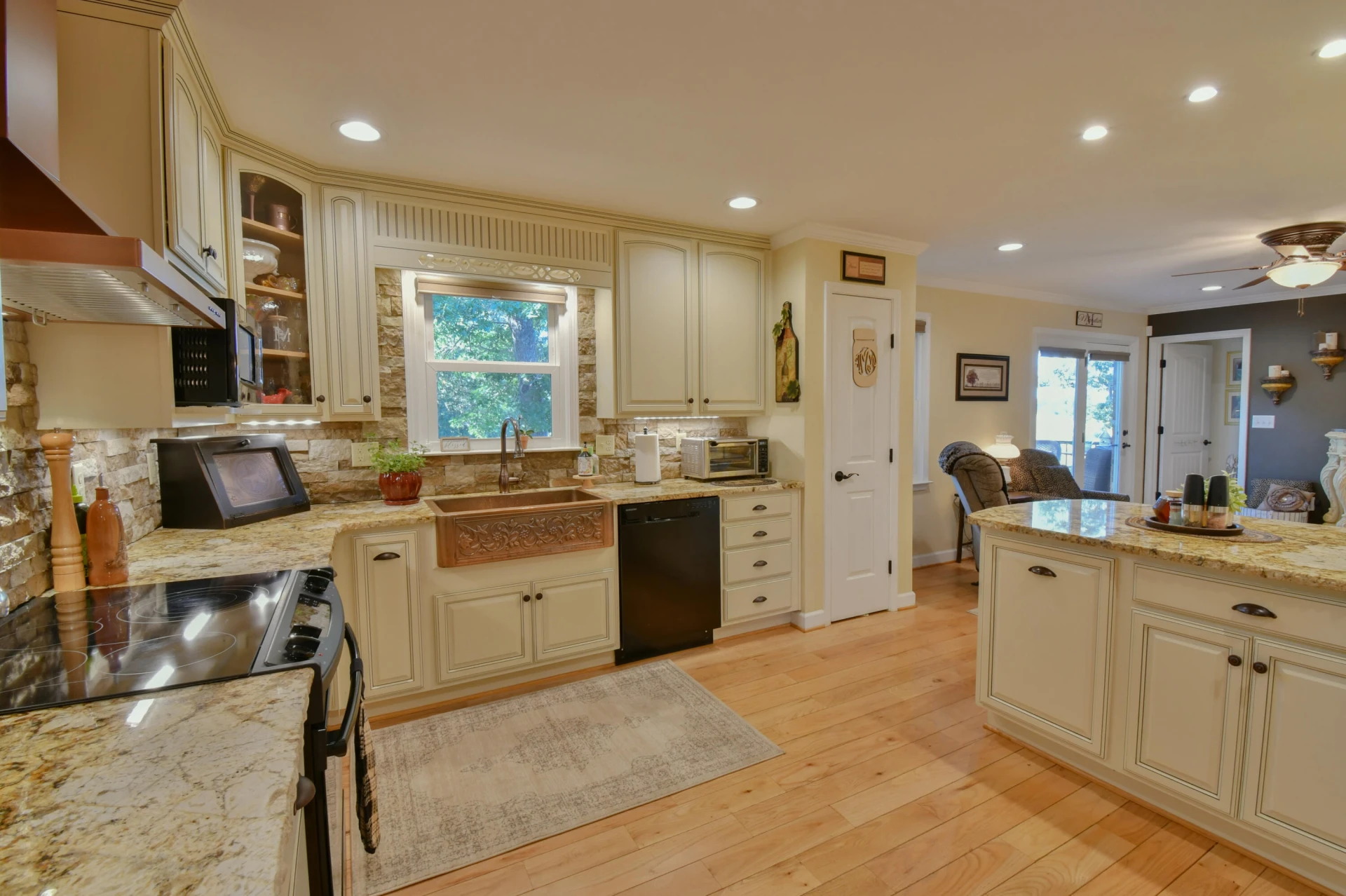 6481 Stewartsville RD - Photo 12