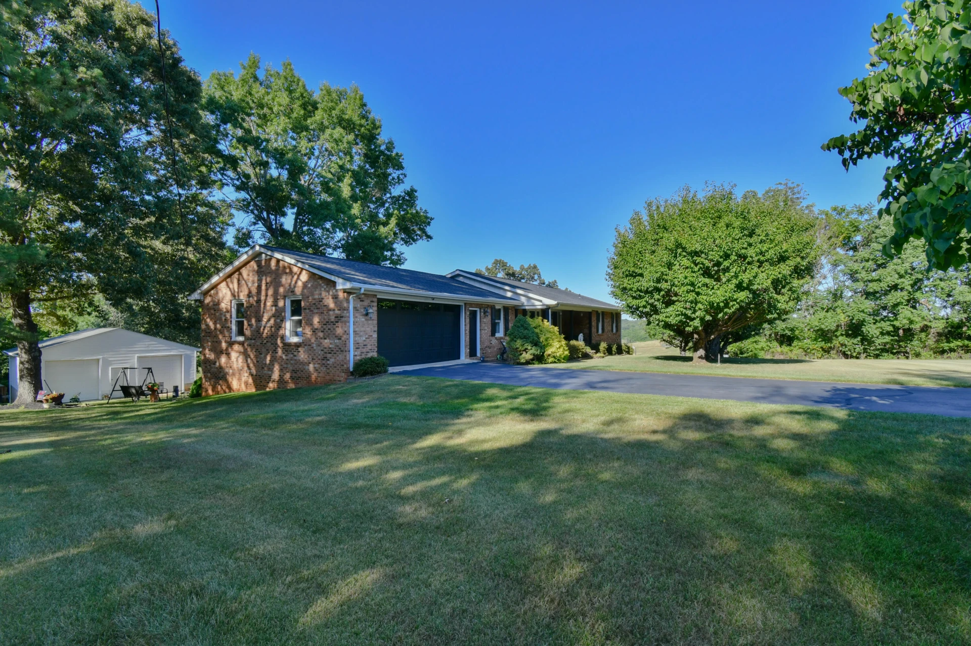 6481 Stewartsville RD - Photo 4
