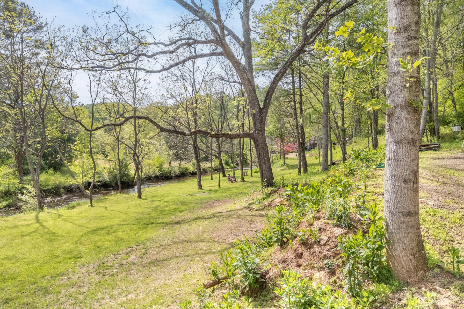 549 Burkes Ford RD - Photo 16