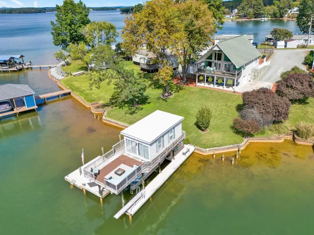 337 Emerald PT, Penhook, VA, 24137