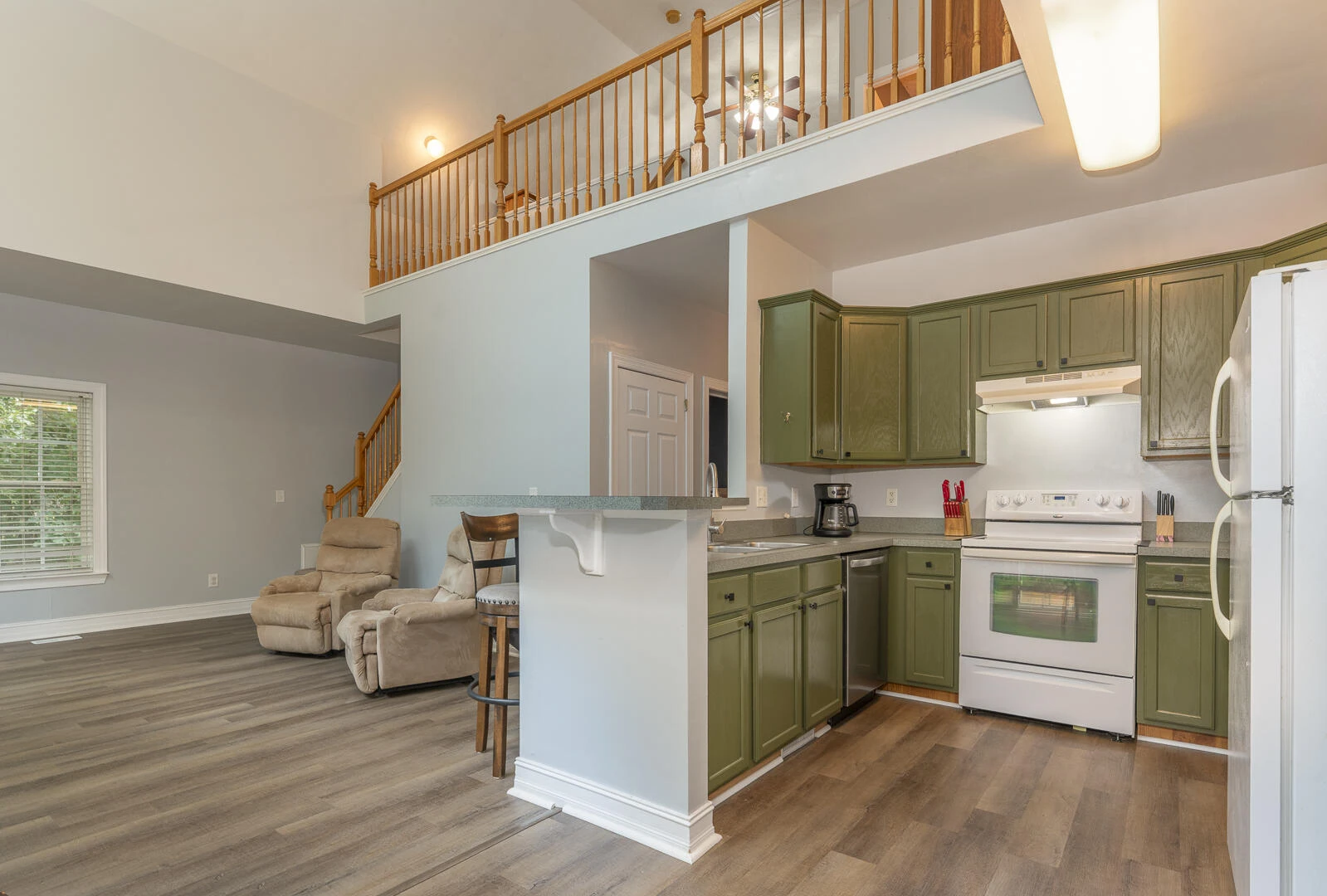141 Chenault ST - Photo 10