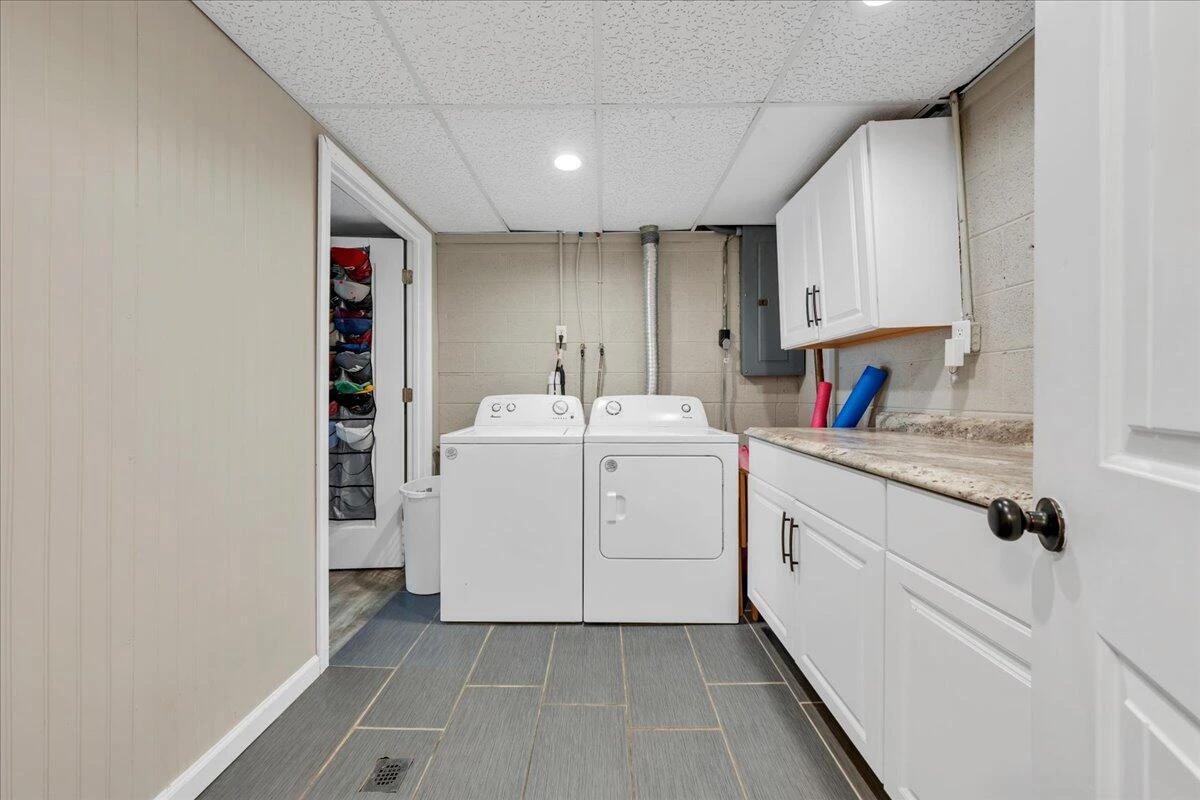 1901 Brookfield DR - Photo 28