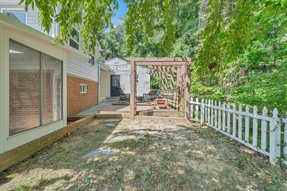 1901 Brookfield DR - Photo 36