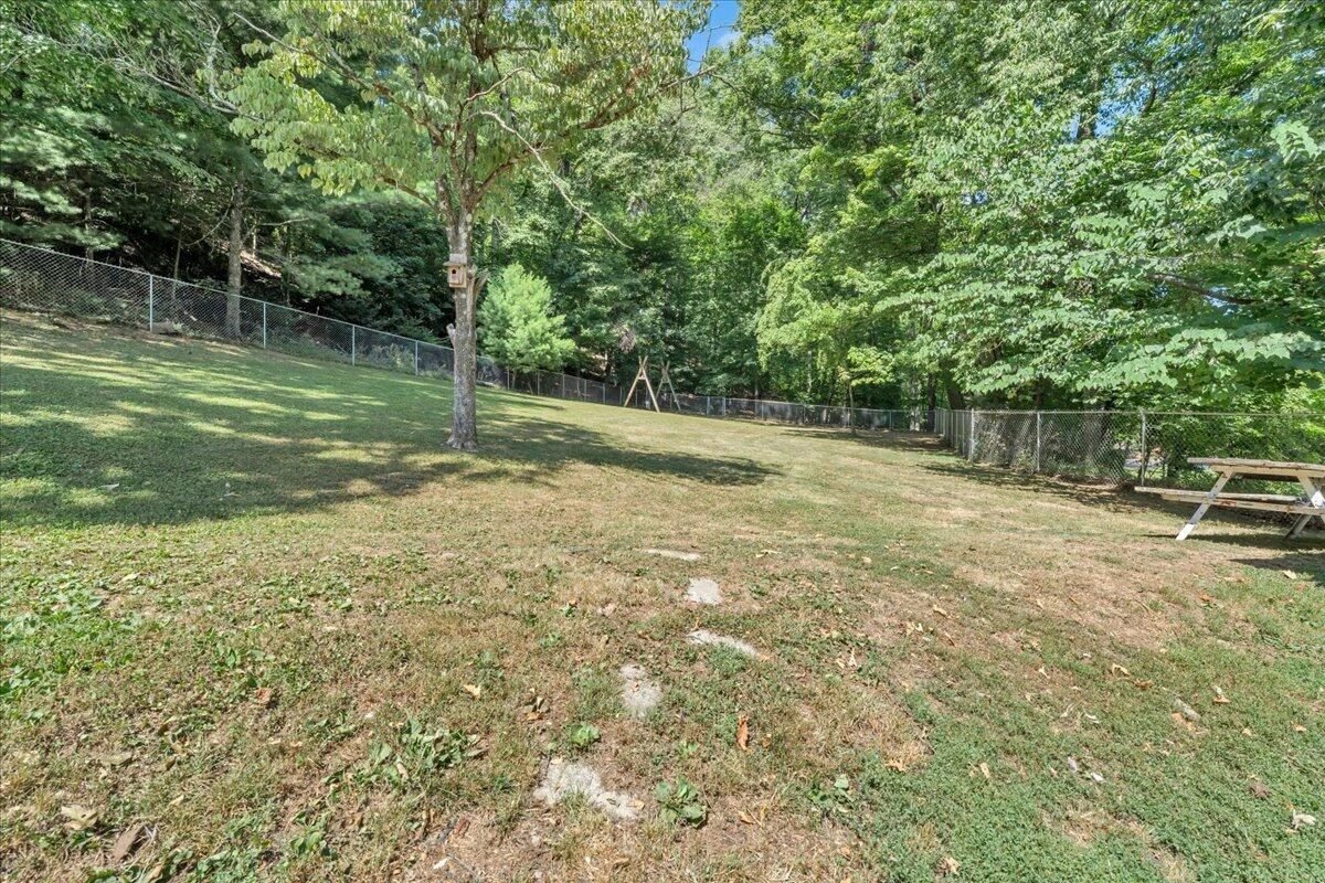 1901 Brookfield DR - Photo 39