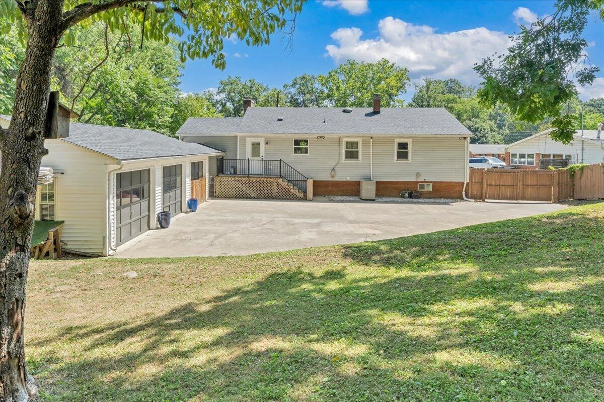 1901 Brookfield DR - Photo 40