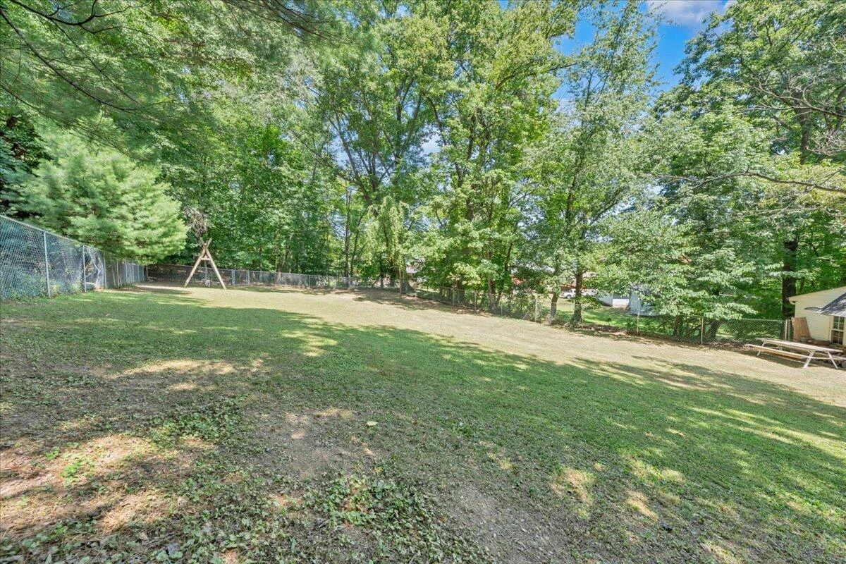 1901 Brookfield DR - Photo 42