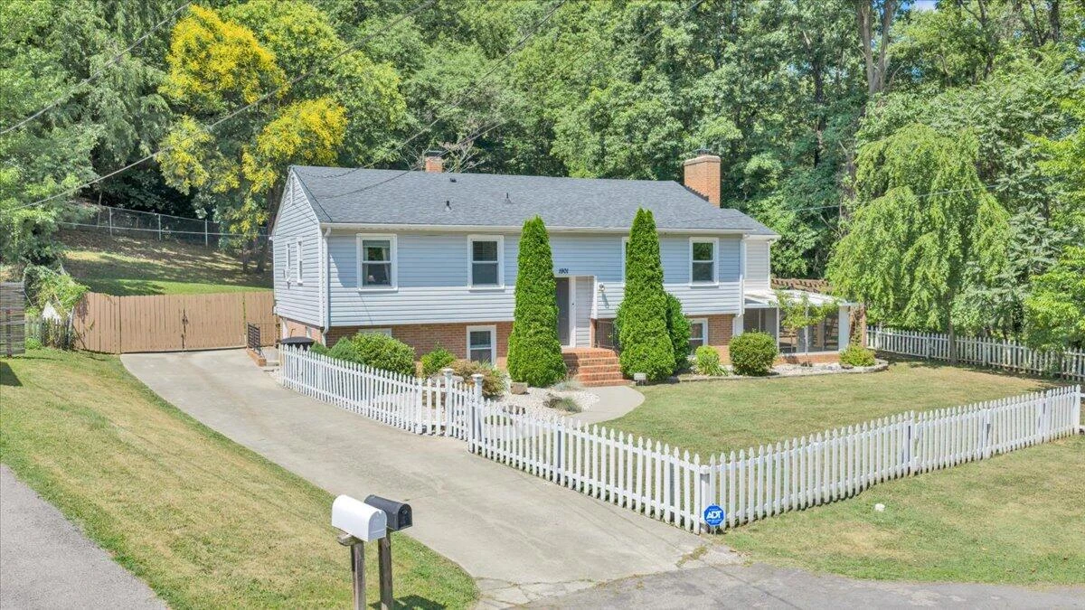 1901 Brookfield DR - Photo 46