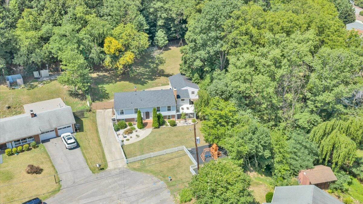 1901 Brookfield DR - Photo 47