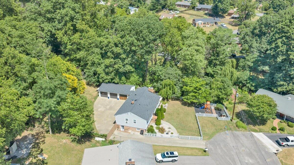 1901 Brookfield DR - Photo 48