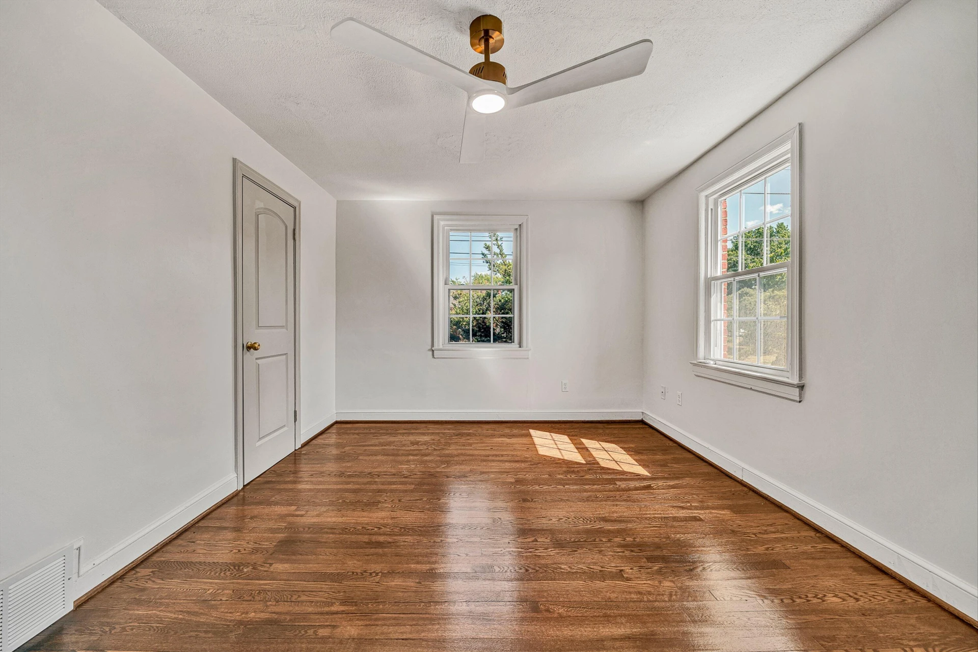 2610 Vancouver DR NW - Photo 14