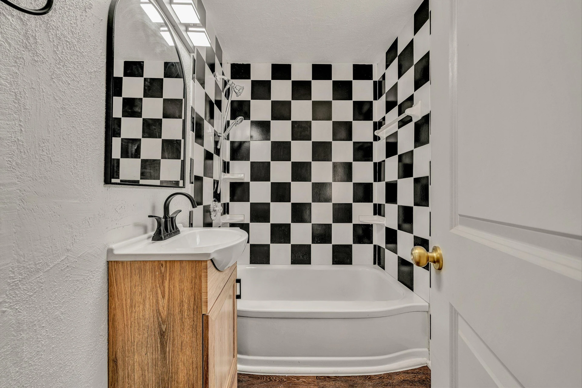 2610 Vancouver DR NW - Photo 15