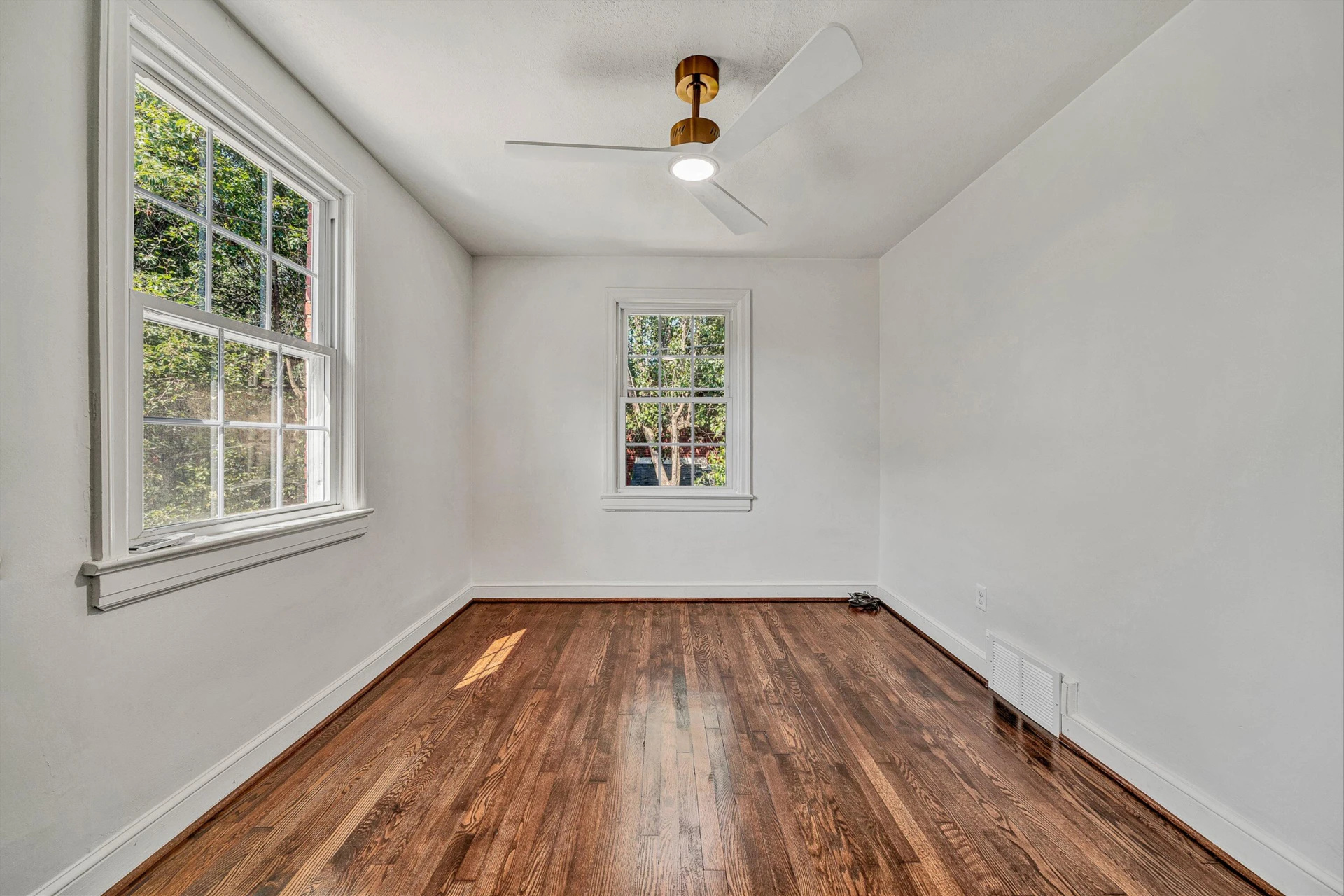 2610 Vancouver DR NW - Photo 16