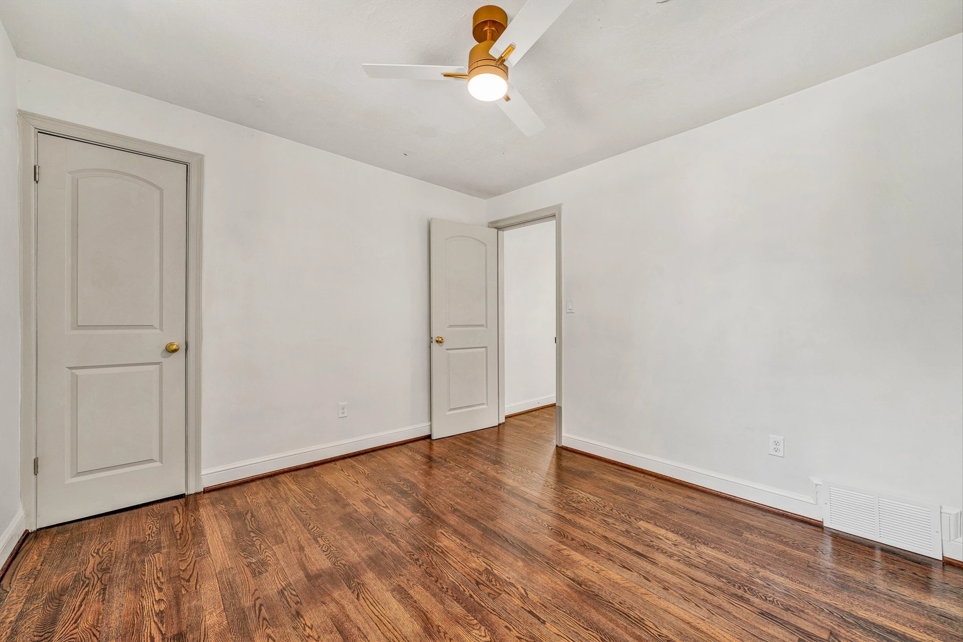 2610 Vancouver DR NW - Photo 18