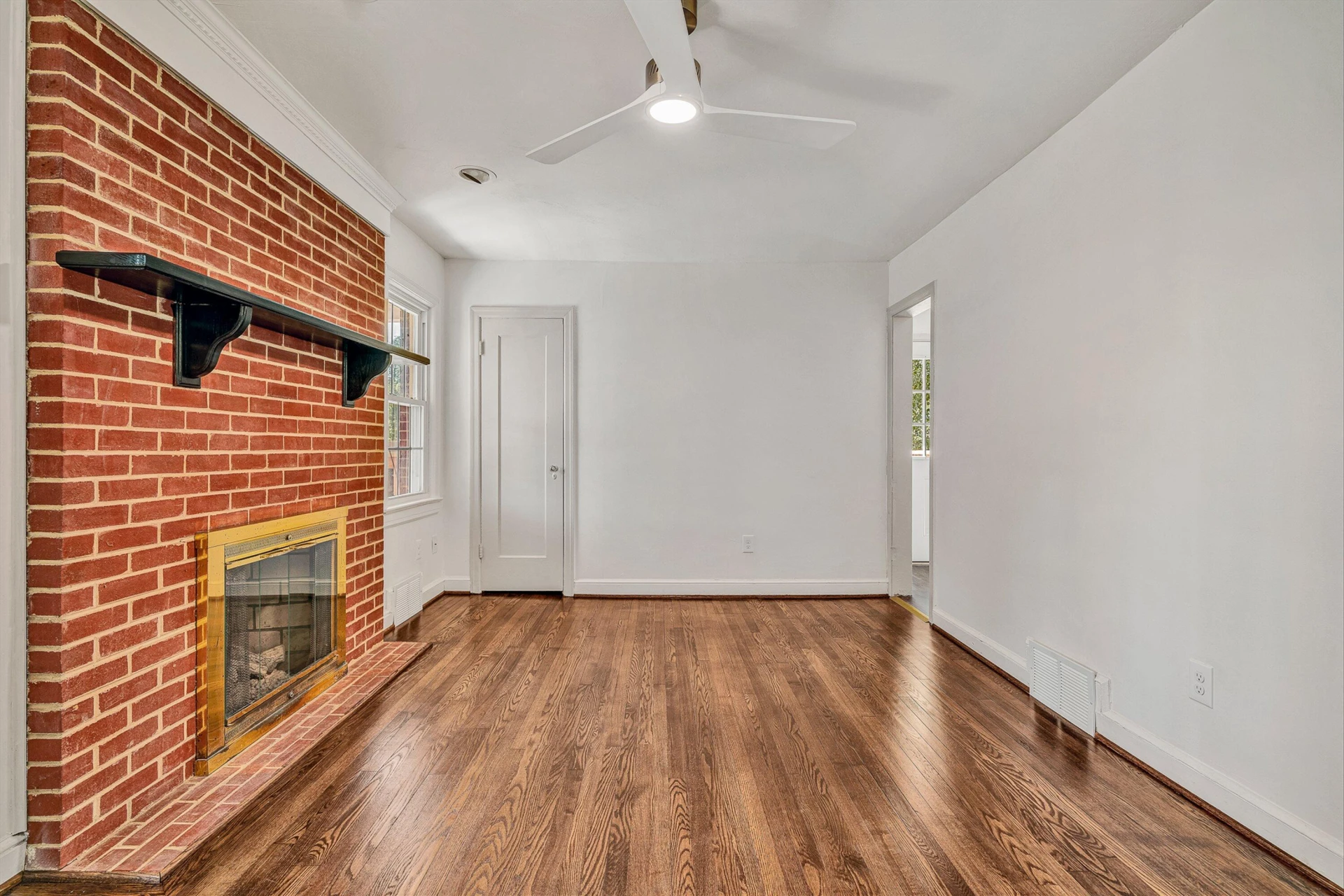 2610 Vancouver DR NW - Photo 8