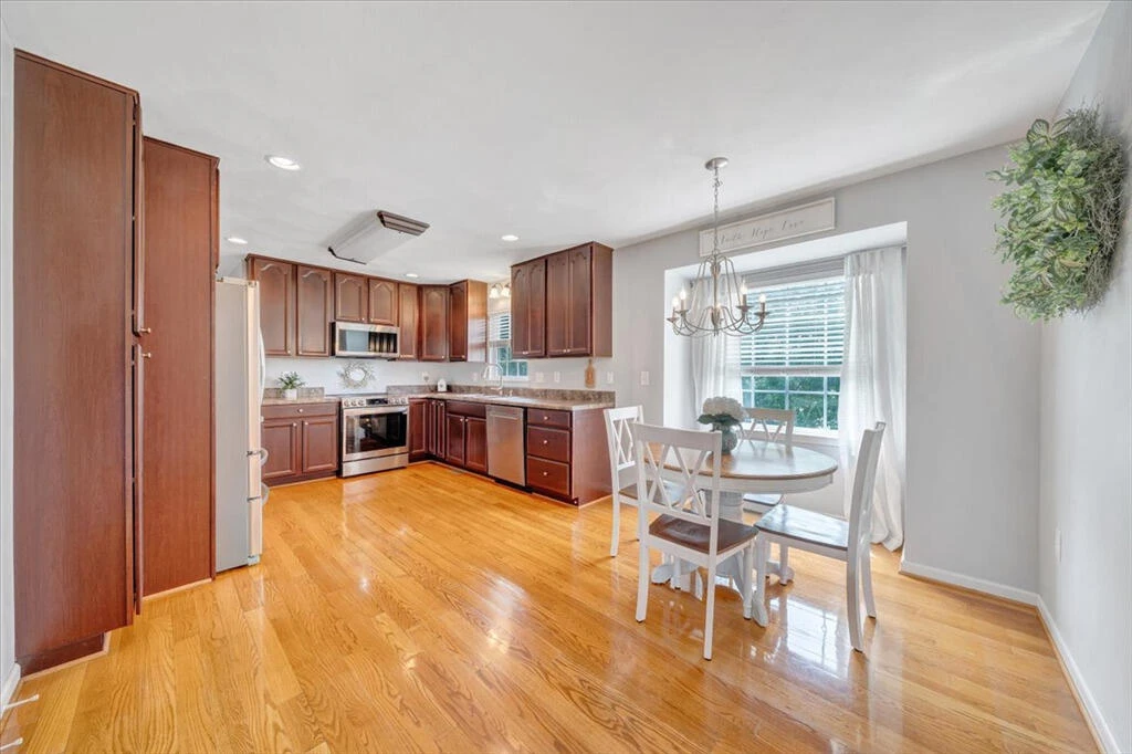 1138 Fallview DR - Photo 10