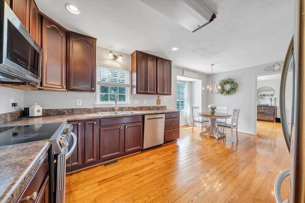 1138 Fallview DR - Photo 15